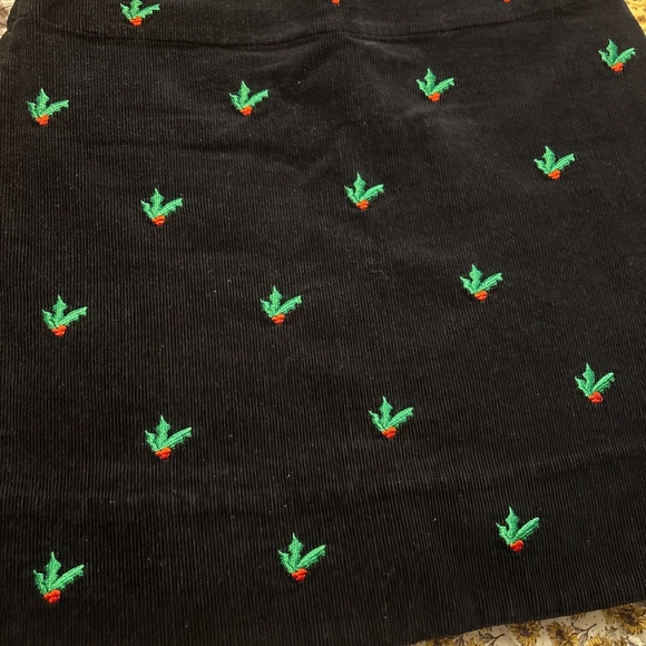 Castaway Christmas skirt - Picture 1 of 6